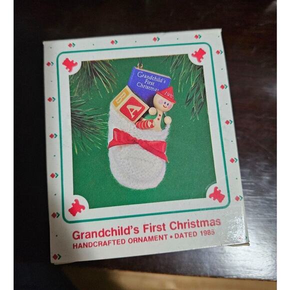 VTG Hallmark Keepsake Ornament "Grandchild's First Christmas" 1985 Knit Bootie - Picture 1 of 2